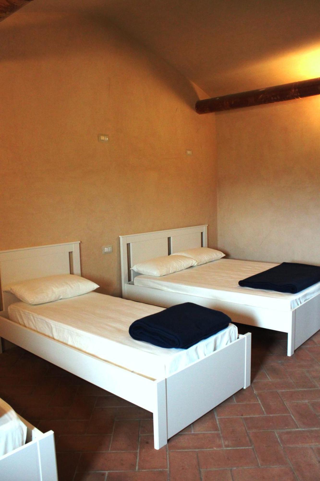 Ostello Contessa Ava Dei Lambardi Monteriggioni Exterior foto